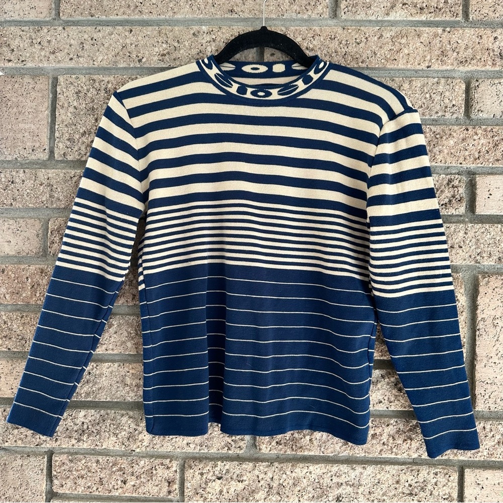 Vintage cream/blue mock neck
